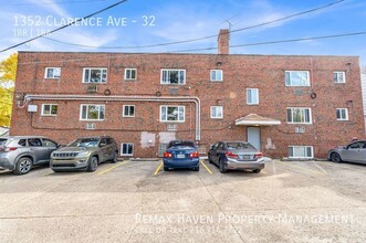 Clarence Plaza Apartments in Lakewood, OH - Building Photo - Building Photo