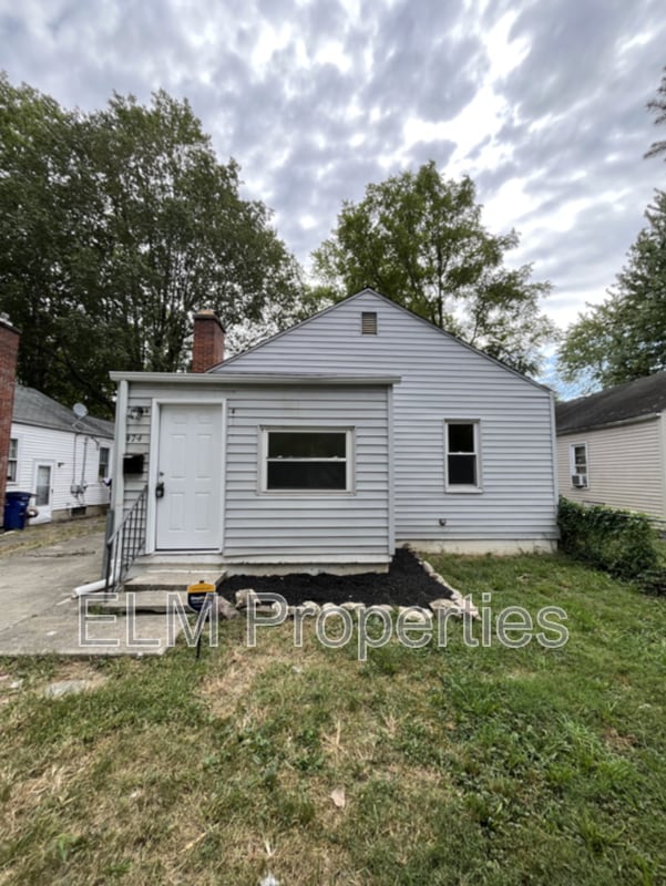 property at 474 S Weyant Ave
