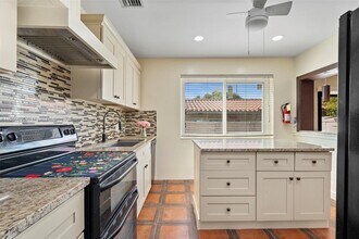 6150 SW 15th St in West Miami, FL - Building Photo - Building Photo