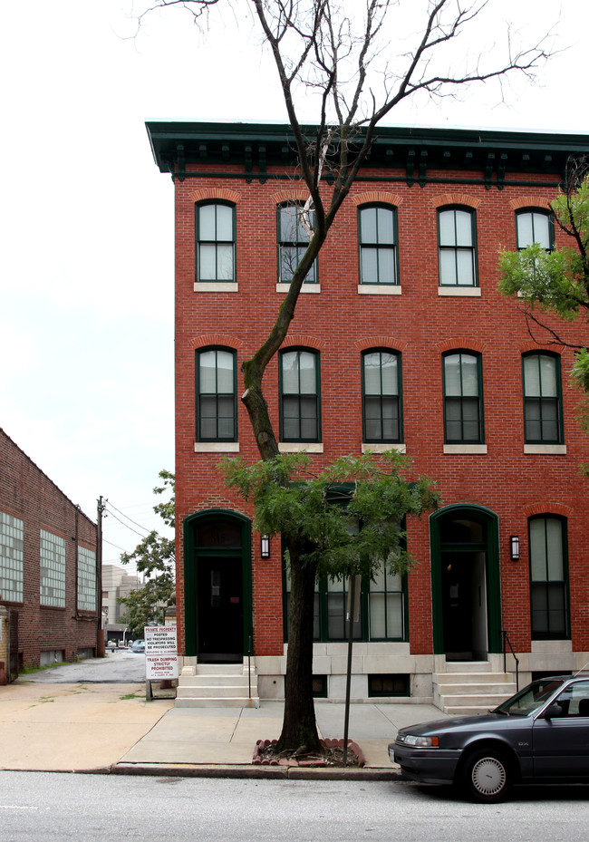 815 N Calvert St in Baltimore, MD - Building Photo - Building Photo