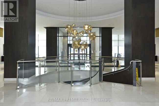 9000 Jane St in Vaughan, ON - Building Photo - Building Photo