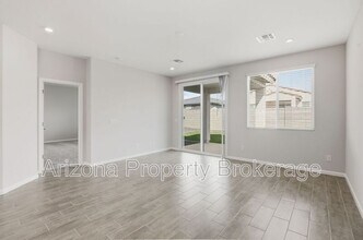 18260 W Daley Ln in Surprise, AZ - Building Photo - Building Photo