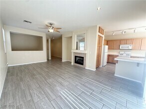 9289 Mandeville Bay Ave in Las Vegas, NV - Building Photo - Building Photo