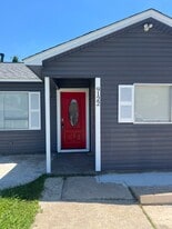 9122 Woodlyn Rd, Unit Room 1 in 4B4B (Private Bathroom) in Houston, TX - Building Photo