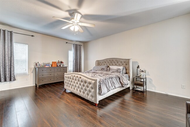 property at 17421 Red Oak Dr