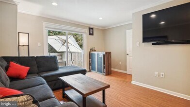 6312 Chimney Wood Ct in Alexandria, VA - Building Photo - Building Photo