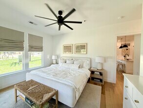 130 Rail Crossing Ln, Unit #101 in Charlotte, NC - Foto de edificio - Building Photo