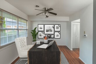 Country Club Apartments in Reading, PA - Foto de edificio - Building Photo