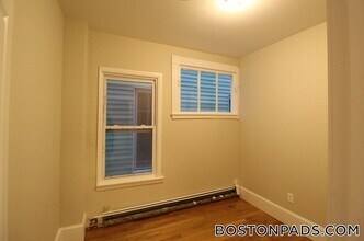 125 Princeton St, Unit 2 in Boston, MA - Foto de edificio - Building Photo