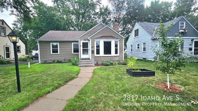 property at 2817 Idaho Ave S