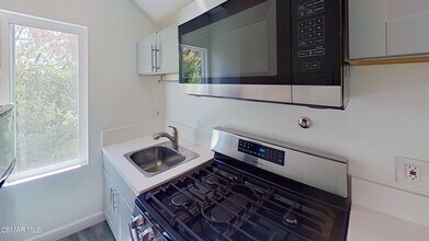959 Rancho Rd in Thousand Oaks, CA - Building Photo - Building Photo