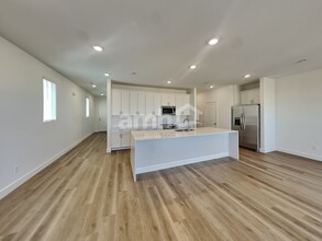 10524 Lagaspi Dr in Las Vegas, NV - Building Photo - Building Photo