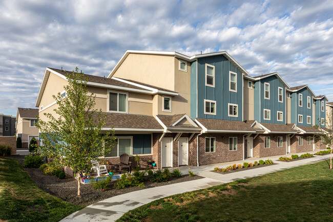 The Village at Centre Point 8-Plex #59-60 in Meridian, ID - Building Photo - Primary Photo