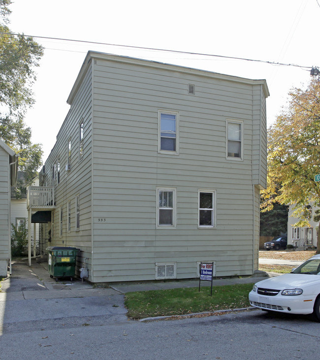 933 46th St in Kenosha, WI - Foto de edificio - Building Photo