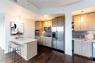 250 Central Park Ave-Unit -2L in Hartsdale, NY - Building Photo - Building Photo