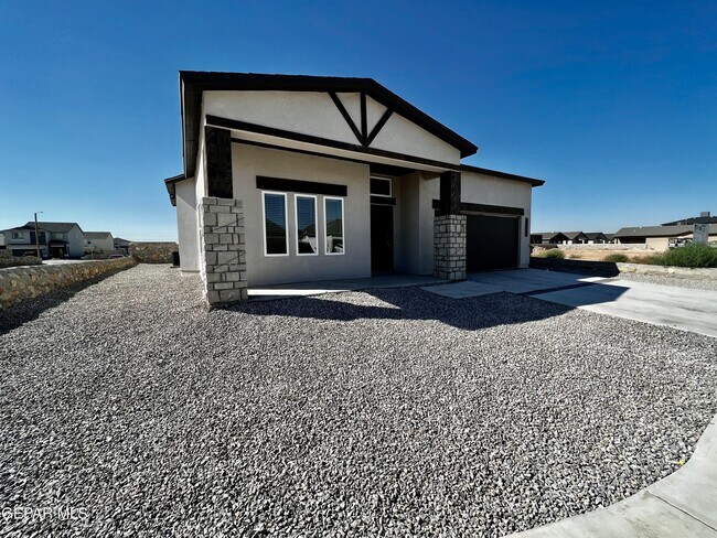 14852 Mike a Mendoza Ave in El Paso, TX - Building Photo - Building Photo
