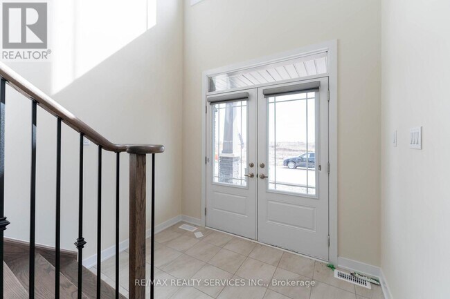 82 STARBOARD Cres in Welland, ON - Building Photo - Building Photo