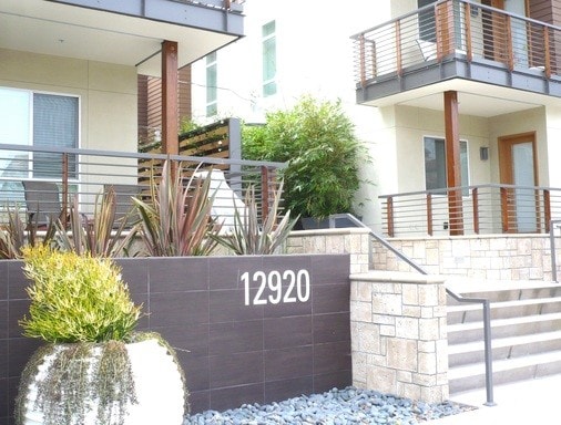 12920 W Runway Rd, Unit 341 in Los Angeles, CA - Foto de edificio - Building Photo