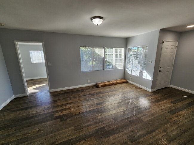 7910 Nagle Ave in North Hollywood, CA - Building Photo - Building Photo