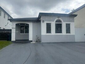 13934 SW 164th St in Miami, FL - Building Photo