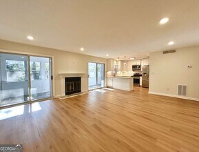 34 Devon Ln in Avondale Estates, GA - Building Photo - Building Photo