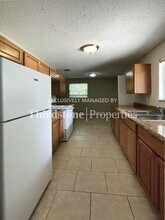 7007 Red Robin Dr in Jacksonville, FL - Building Photo - Building Photo