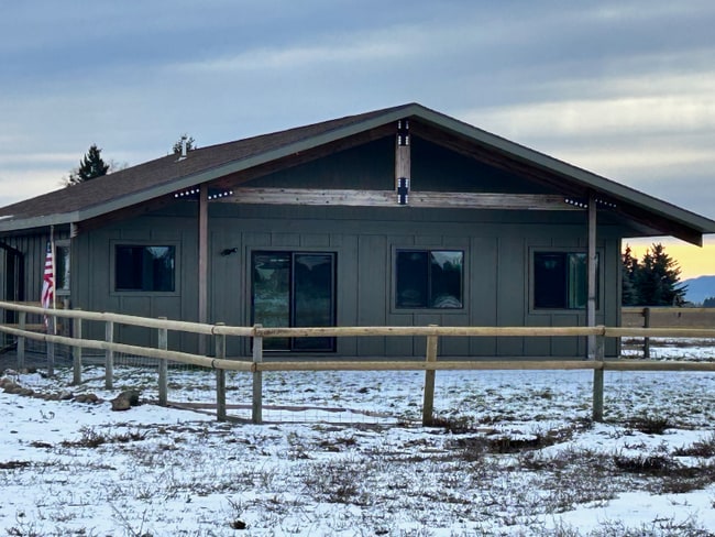 240 Cayuse Ln in Kalispell, MT - Building Photo - Building Photo