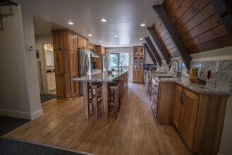 15927 S Shore Dr in Truckee, CA - Building Photo - Building Photo