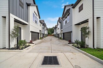 833 Dorchester St in Houston, TX - Building Photo - Building Photo