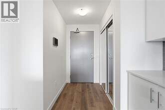 461 Green Rd in Stoney Creek, ON - Building Photo - Building Photo