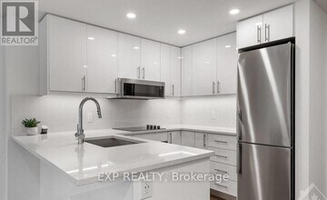 180 George St in Ottawa, ON - Building Photo - Building Photo