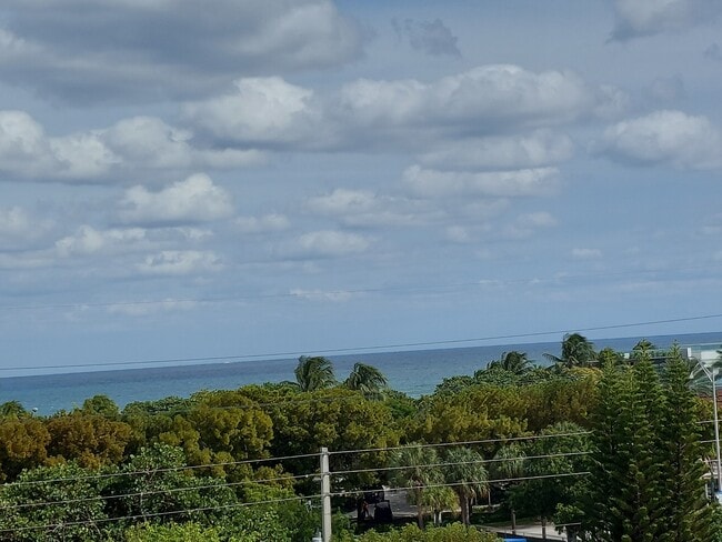 8000 Harding Ave, Unit 6A in Miami Beach, FL - Building Photo - Building Photo