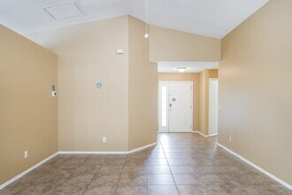 6311 7th St Ct E in Bradenton, FL - Building Photo - Building Photo