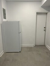 5801 Chem. de la Côte St Luc in Hampstead, QC - Building Photo - Building Photo