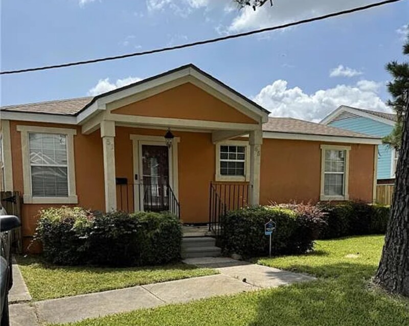 5165 Mandeville St in New Orleans, LA - Building Photo