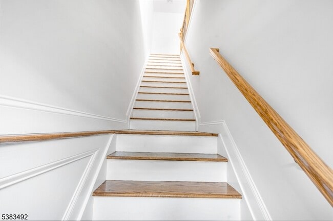 49 Eppirt St in East Orange, NJ - Building Photo - Building Photo