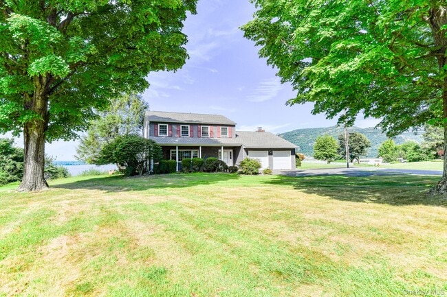property at 7 Taft Pl