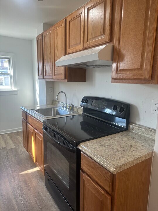 646 Littlecroft Rd in Upper Darby, PA - Building Photo