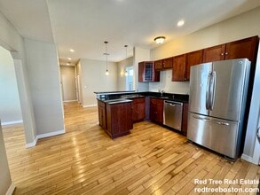 22 Elmore St in Boston, MA - Foto de edificio - Building Photo