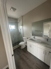 6323 Mesita Dr in San Diego, CA - Building Photo - Building Photo