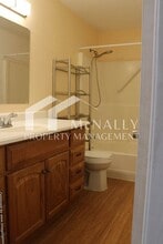 3309 Hillington Ct SE in Port Orchard, WA - Foto de edificio - Building Photo