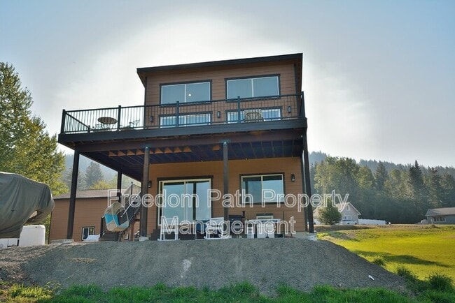 property at 925 Comeback Bay Ln