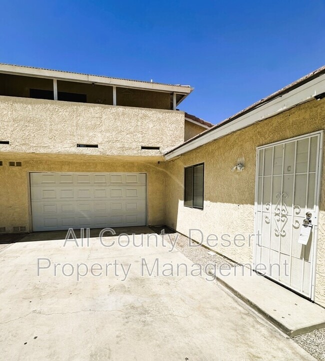 33950 Via De Anza in Cathedral City, CA - Building Photo - Building Photo