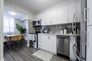 Gowan Court in Toronto, ON - Building Photo