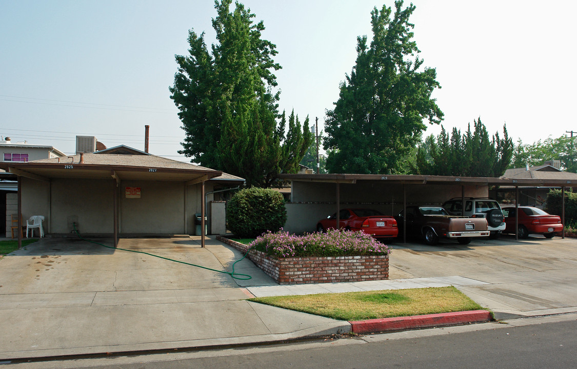 2829-2841 E Harvard Ave in Fresno, CA - Building Photo