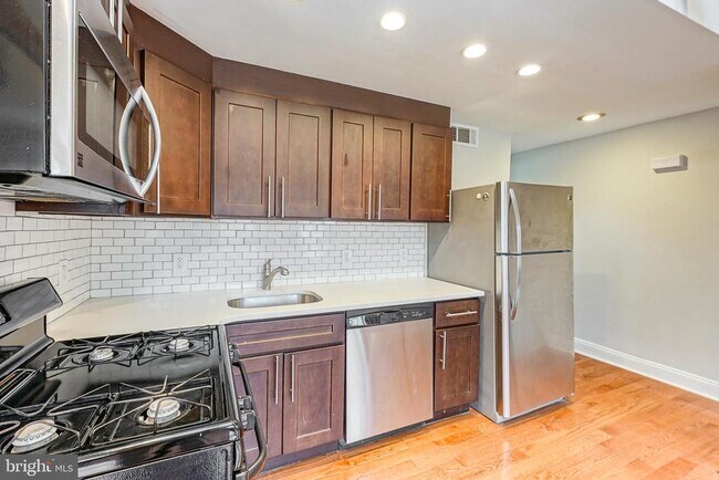 608 S 3rd St in Philadelphia, PA - Building Photo - Building Photo