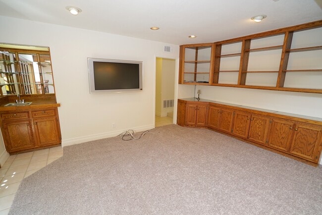 25356 Avenida Ronada in Santa Clarita, CA - Building Photo - Building Photo