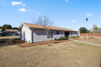 Meadowwood Apartments in Tifton, GA - Foto de edificio - Building Photo