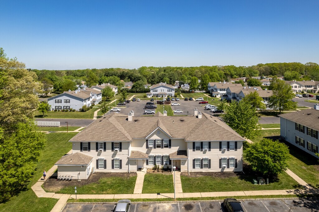Americanside Apartments in Howell, NJ