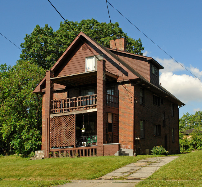 1424 Elm St in Youngstown, OH - Foto de edificio - Building Photo